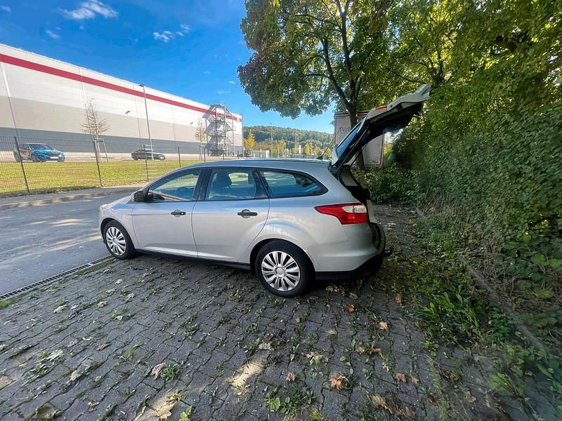 Gebraucht Ford Focus 101 PS (74 kW) 2014 Silber Kombi
