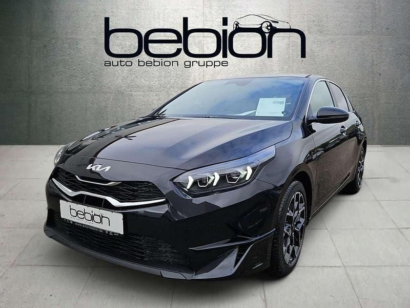 1k black pearl m Neu 2025 Kia Ceed Limousine | 24.790 € (Teuer) - Bild 1/4