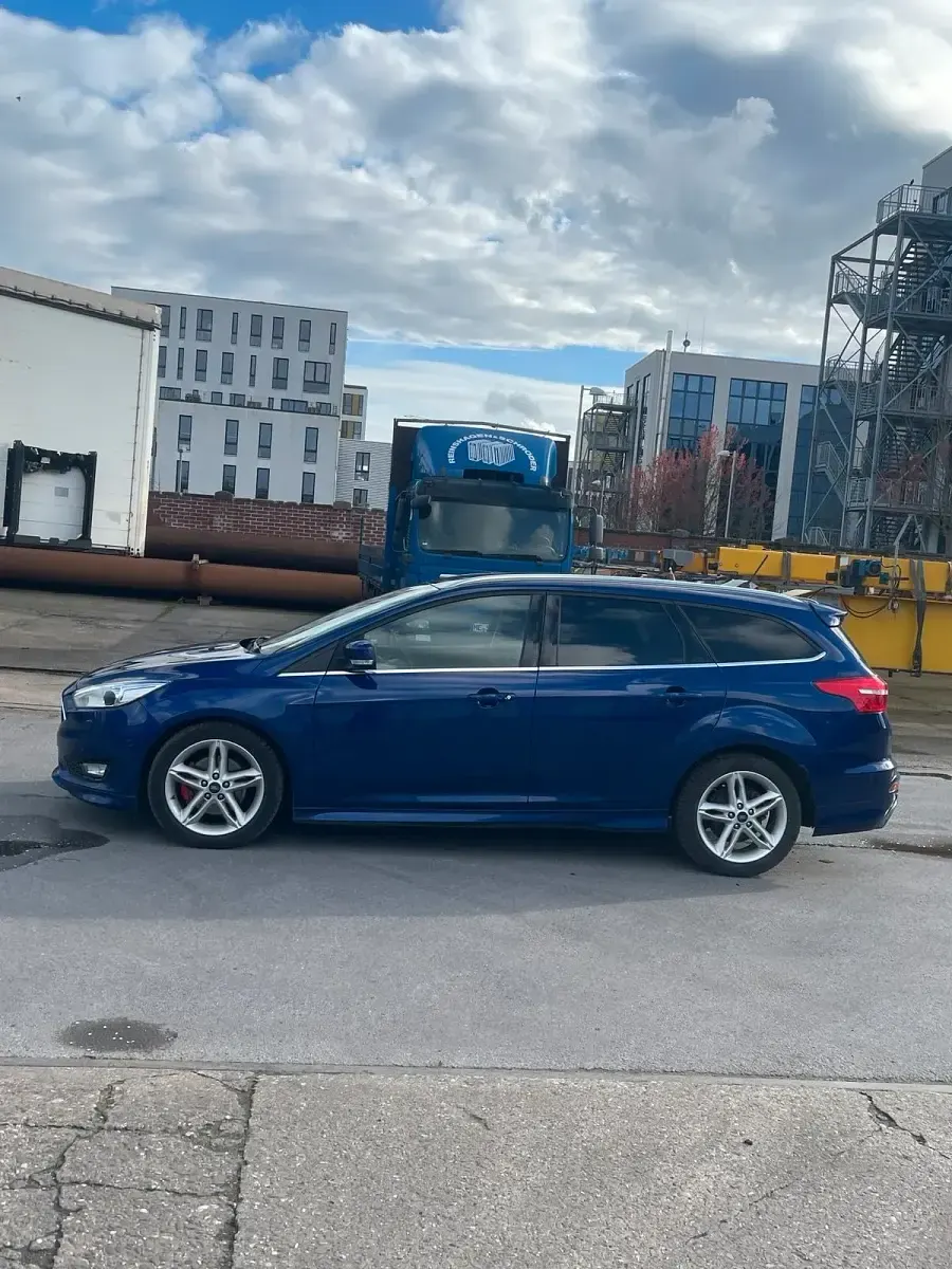Usata Ford Focus 182 CV (133 kW) 2018 Blu Station wagon