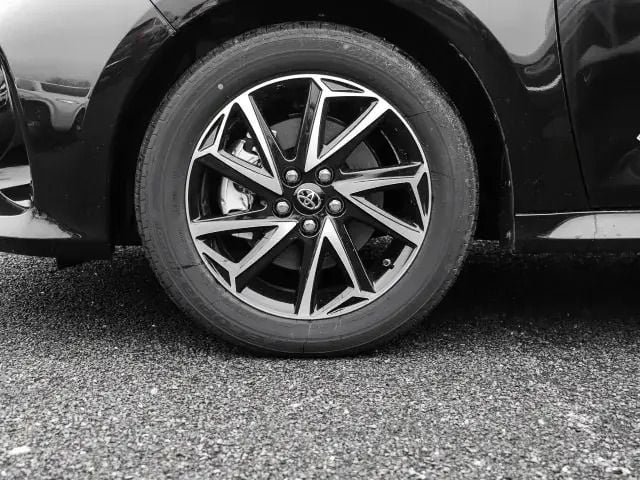 Gebraucht Toyota Yaris Hybrid Team 92 PS (67 kW) 2023 Schwarz Kleinwagen