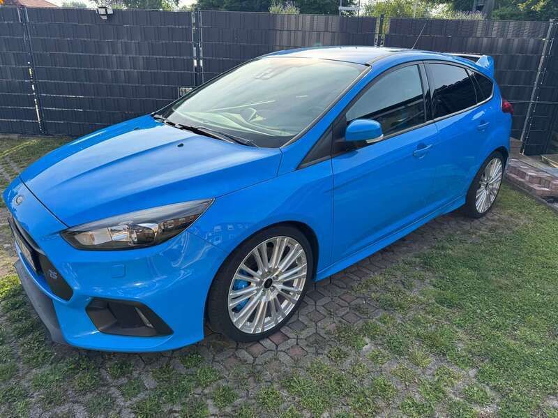 Blau Gebraucht 2017 Ford Focus S Limousine | 27.000 € - Bild 1/4
