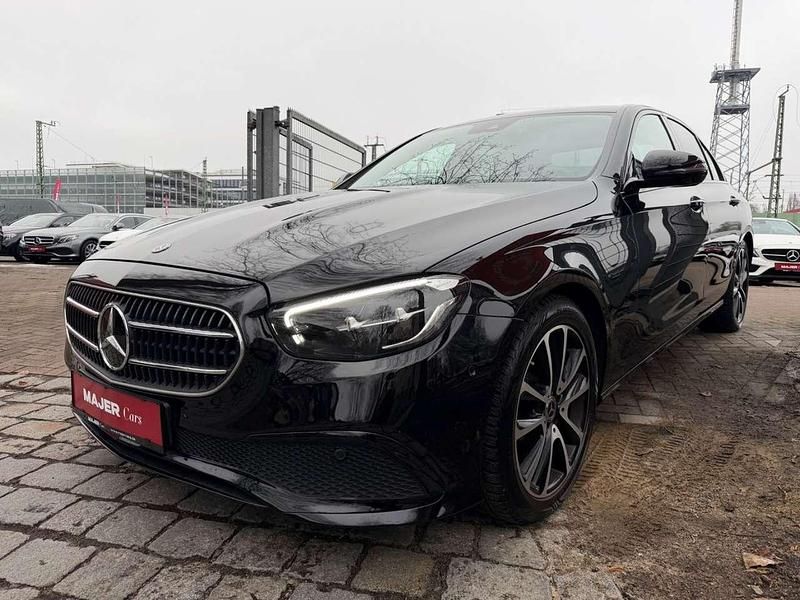 Gebraucht Mercedes E220 Night 194 PS (142 kW) 2020 Schwarz Limousine