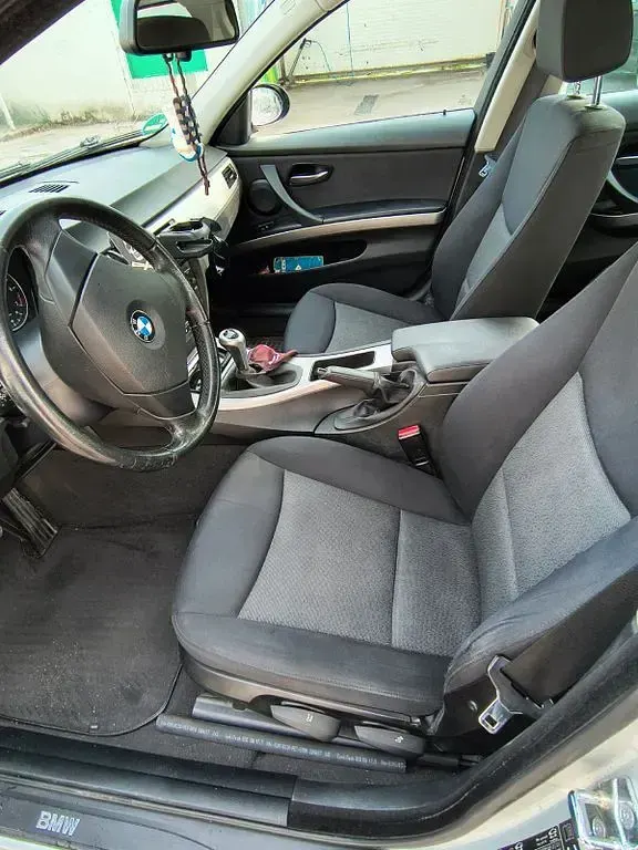 Gebraucht BMW 320 150 PS (110 kW) 2006 Silber Limousine