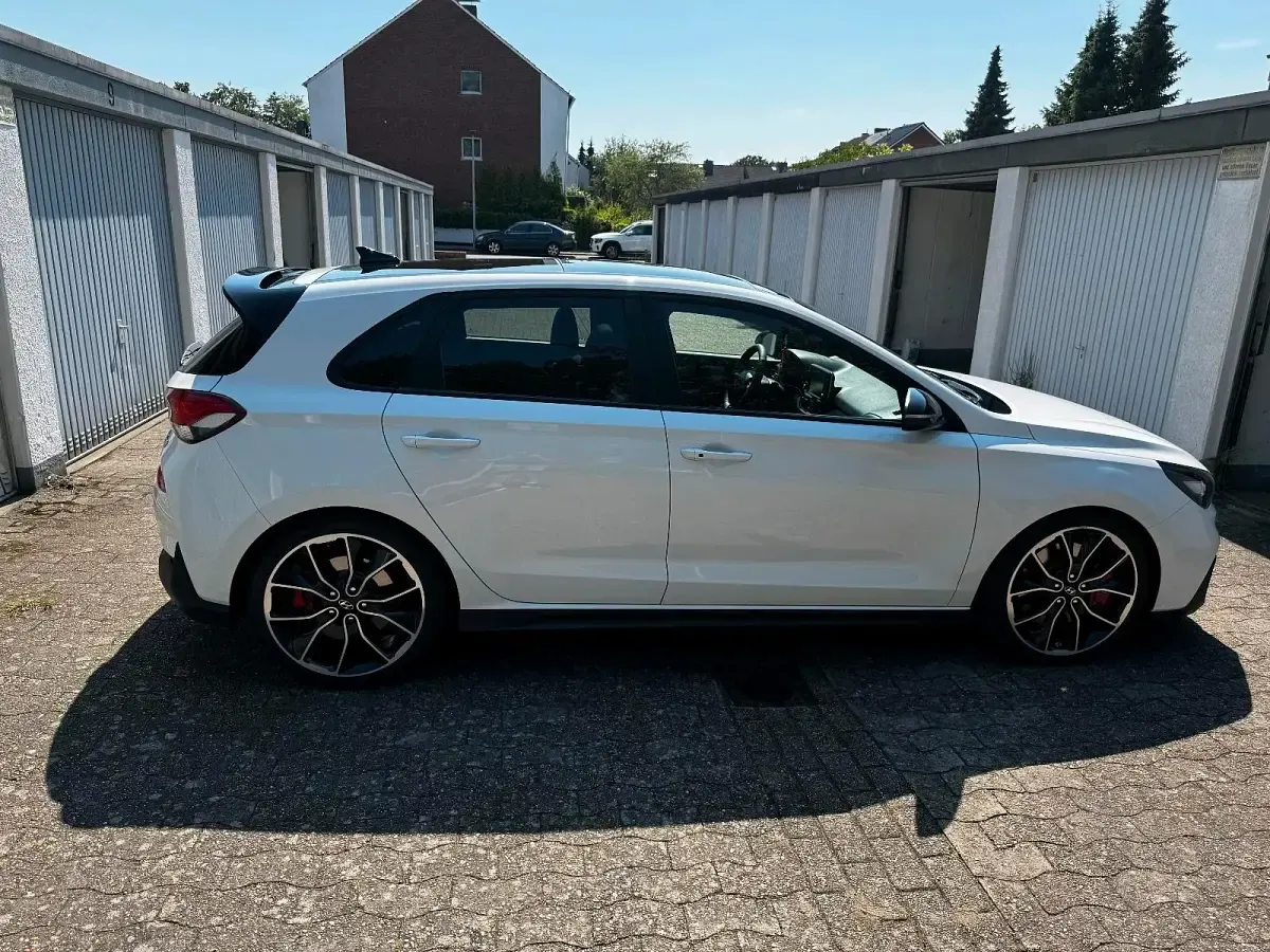 Gebraucht Hyundai i30 275 PS (202 kW) 2019 Weiß Kleinwagen