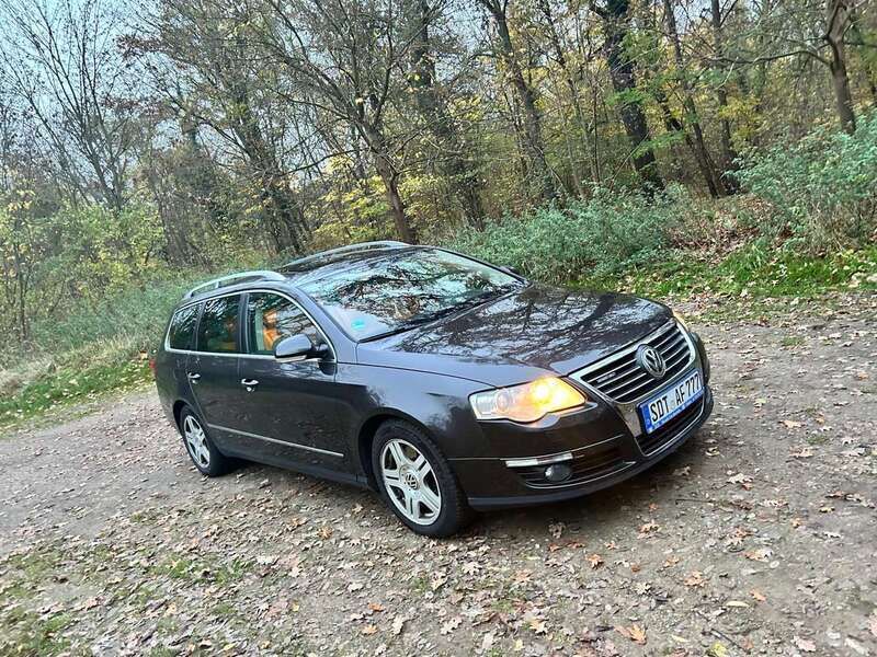 Braun Gebraucht 2009 VW Passat Comfortline Kombi | 4.200 € (Fairer Preis) - Bild 1/4