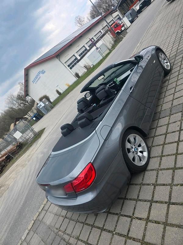 Gebraucht BMW 330 Cabriolet 245 PS (180 kW) 2012 Silber Cabrio
