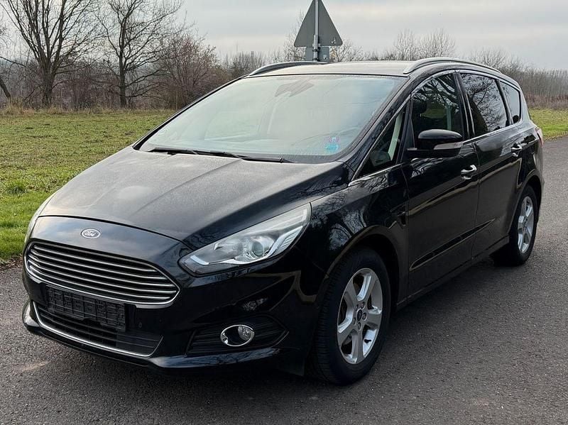 Gebraucht Ford S-MAX Titanium 160 PS (117 kW) 2016 Schwarz Van / Kleinbus