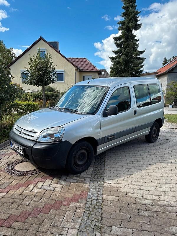 Silber Gebraucht 2005 Citroën Berlingo Van / Kleinbus | 1.050 € (Superpreis) - Bild 1/4