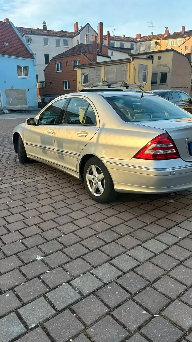 Gebraucht Mercedes C180 Elegance 143 PS (105 kW) 2007 Silber Limousine