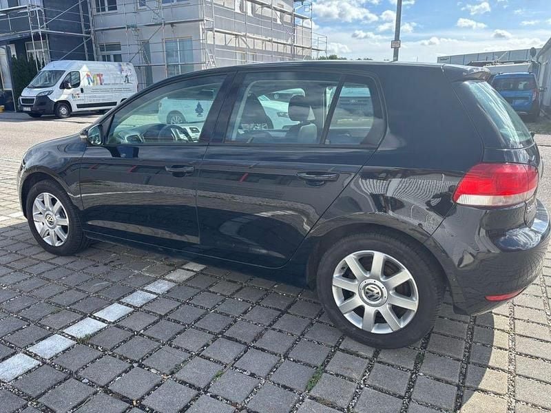 Schwarz Gebraucht 2010 VW Golf VI Trendline Limousine | 2.299 € (Superpreis) - Bild 1/4