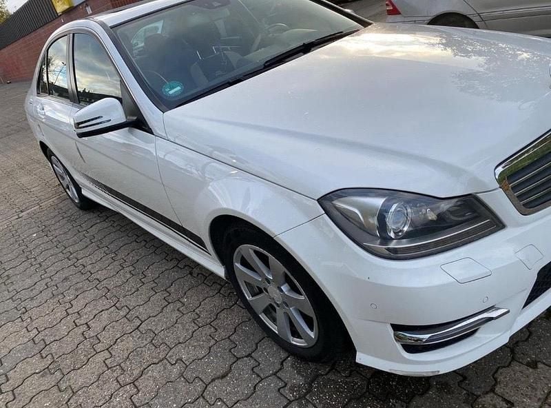 Gebraucht Mercedes C220 170 PS (125 kW) 2013 Weiß Limousine