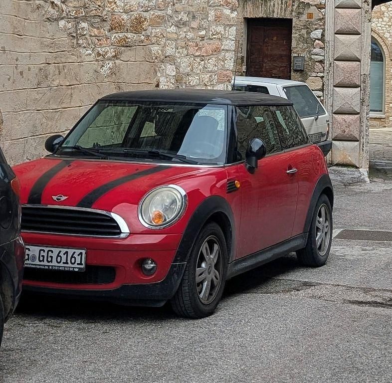 Rot Gebraucht 2008 Mini ONE Kleinwagen | 3.600 € (Fairer Preis) - Bild 1/3
