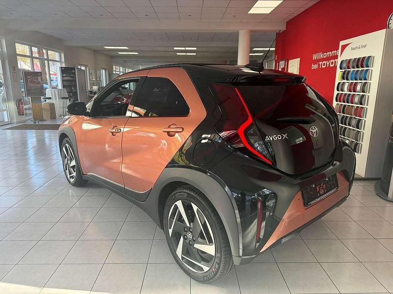 Neu Toyota Aygo X Lounge 116 PS (85 kW) 2026 Bronze SUV