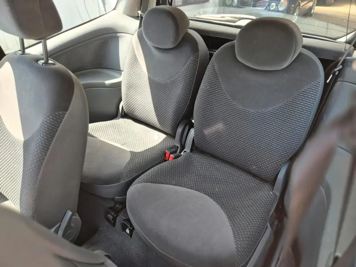 Gebraucht Citroën C2 Comfort 74 PS (54 kW) 2009 Schwarz Kleinwagen