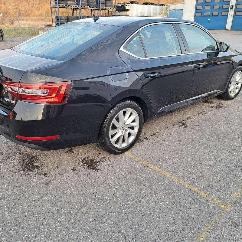 Gebraucht Skoda Superb Active 120 PS (88 kW) 2018 Limousine