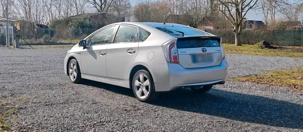 Gebraucht Toyota Prius 136 PS (100 kW) 2013 Silber Limousine