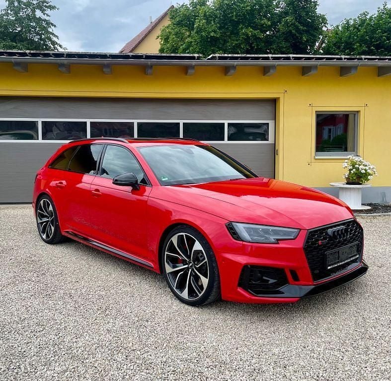Rot Gebraucht 2018 Audi RS4 Ambiente Kombi | 47.500 € (Fairer Preis) - Bild 1/4