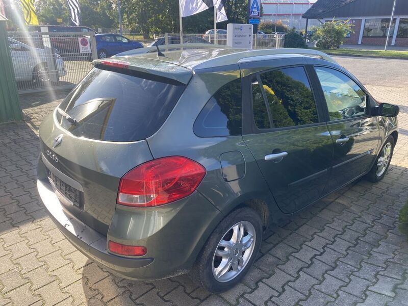 Gebraucht Renault Clio II Dynamique 101 PS (74 kW) 2008 Olive grey Kleinwagen