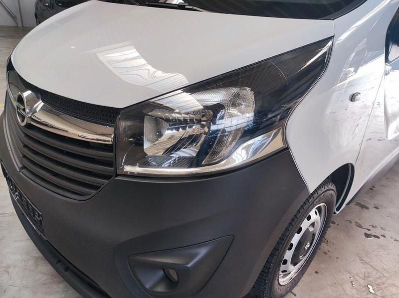 Gebraucht Opel Vivaro 120 PS (88 kW) 2019 Weiß Van / Kleinbus