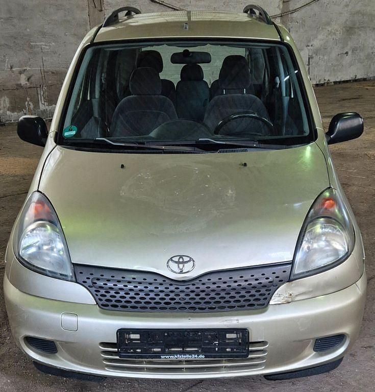 Gebraucht Toyota Yaris Verso Luna 86 PS (63 kW) 2001 Gold Van / Kleinbus