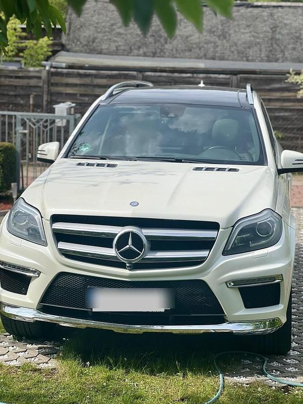 Weiß Gebraucht 2013 Mercedes GL63 AMG AMG SUV | 24.900 € - Bild 1/4