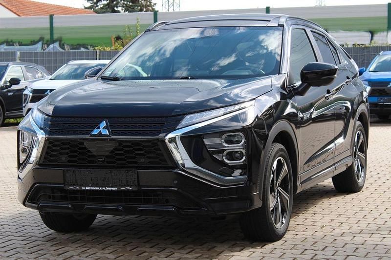 Pantherschwarz (p) Gebraucht 2022 Mitsubishi Eclipse Cross Top SUV | 20.990 € (Fairer Preis) - Bild 1/4