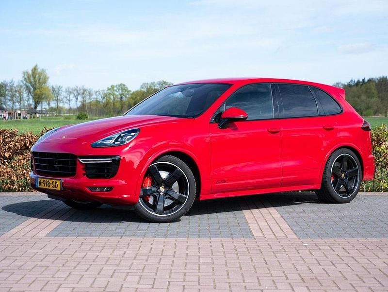 Second-hand Porsche Cayenne Sport 441 CP (324 kW) 2016 Roșu SUV