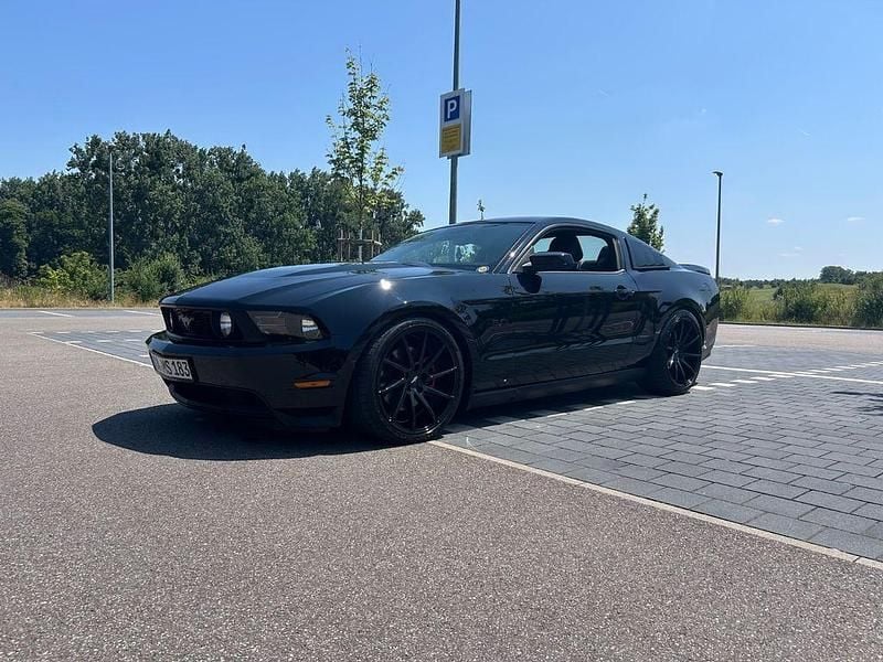 Schwarz Gebraucht 2012 Ford Mustang GT Coupé | 20.500 € (Fairer Preis) - Bild 1/4