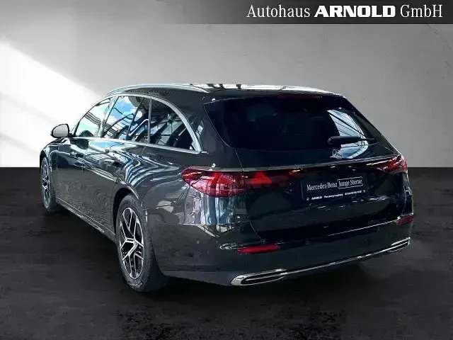 Gebraucht Mercedes E200 Avantgarde 204 PS (150 kW) 2024 Grau Limousine