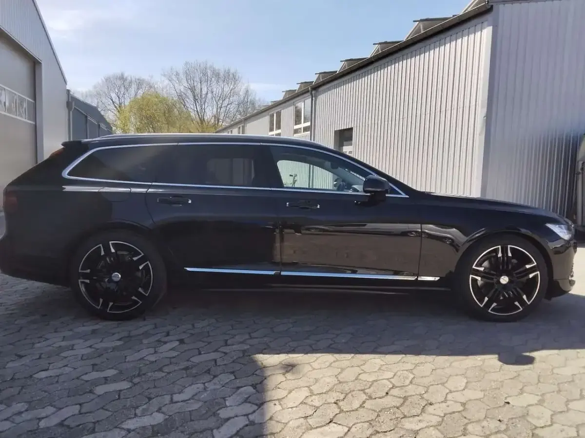 Gebraucht Volvo V90 Inscription 253 PS (186 kW) 2021 Black solid "stone" / solid Kombi