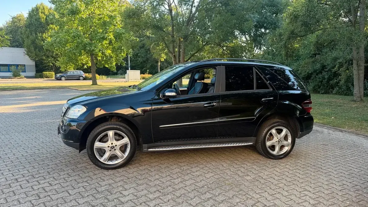 Gebraucht Mercedes ML350 272 PS (200 kW) 2006 Schwarz SUV