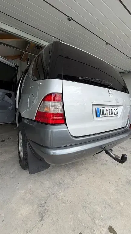 Gebraucht Mercedes ML320 218 PS (160 kW) 2000 Silber SUV