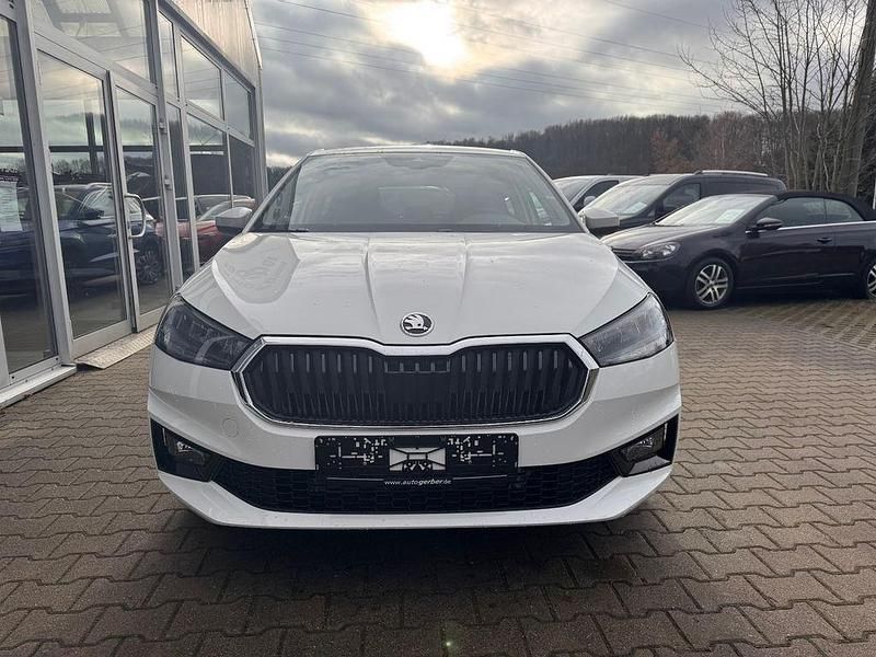 Neu Skoda Fabia Selection 116 PS (85 kW) 2025 Weiß Limousine