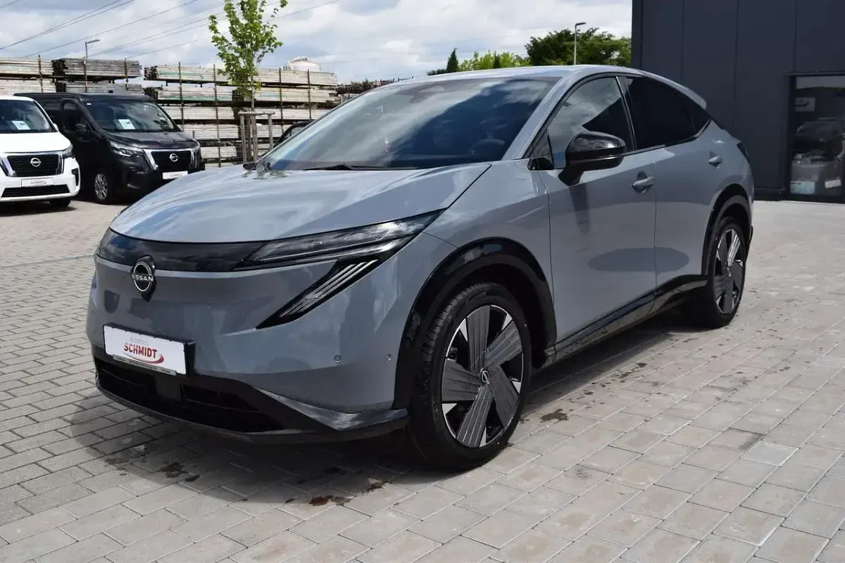 Neu Nissan Ariya Evolve 225 kW (306 PS) 2026 Ceramic grey SUV