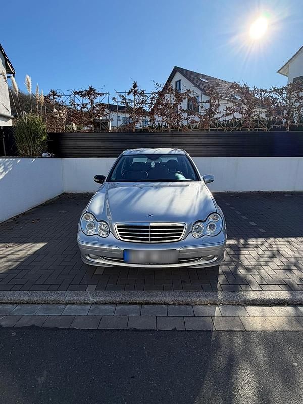 Gebraucht Mercedes C320 225 PS (165 kW) 2005 Silber Limousine