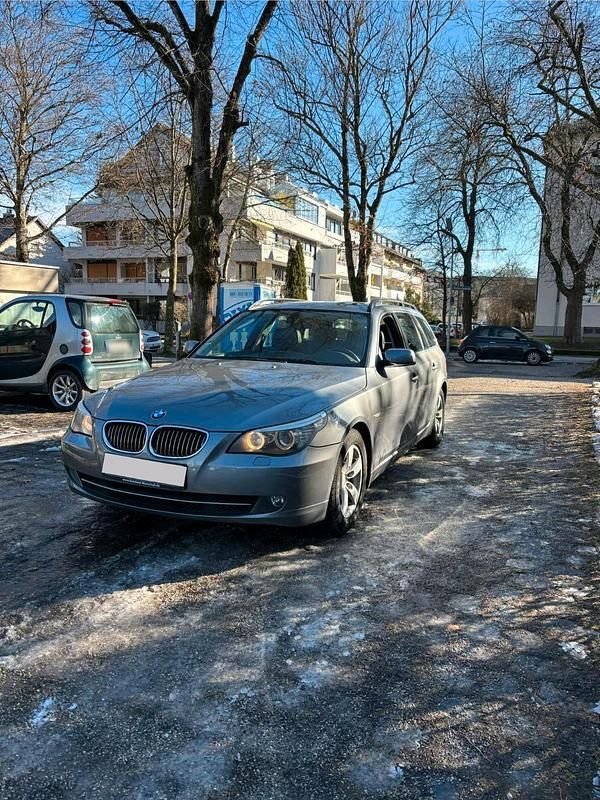 Gebraucht BMW 525 217 PS (159 kW) 2008 Grau Kombi