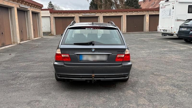Gebraucht BMW 325 Basis 192 PS (141 kW) 2002 Grau Kombi