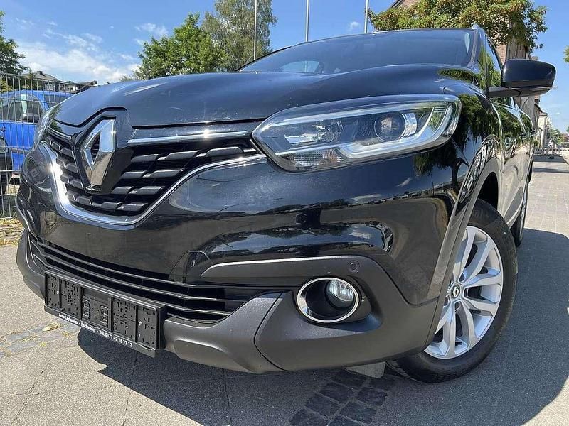 Sternen schwarz metallic Gebraucht 2015 Renault Kadjar Experience SUV | 11.750 € (Etwas zu teuer) - Bild 1/4