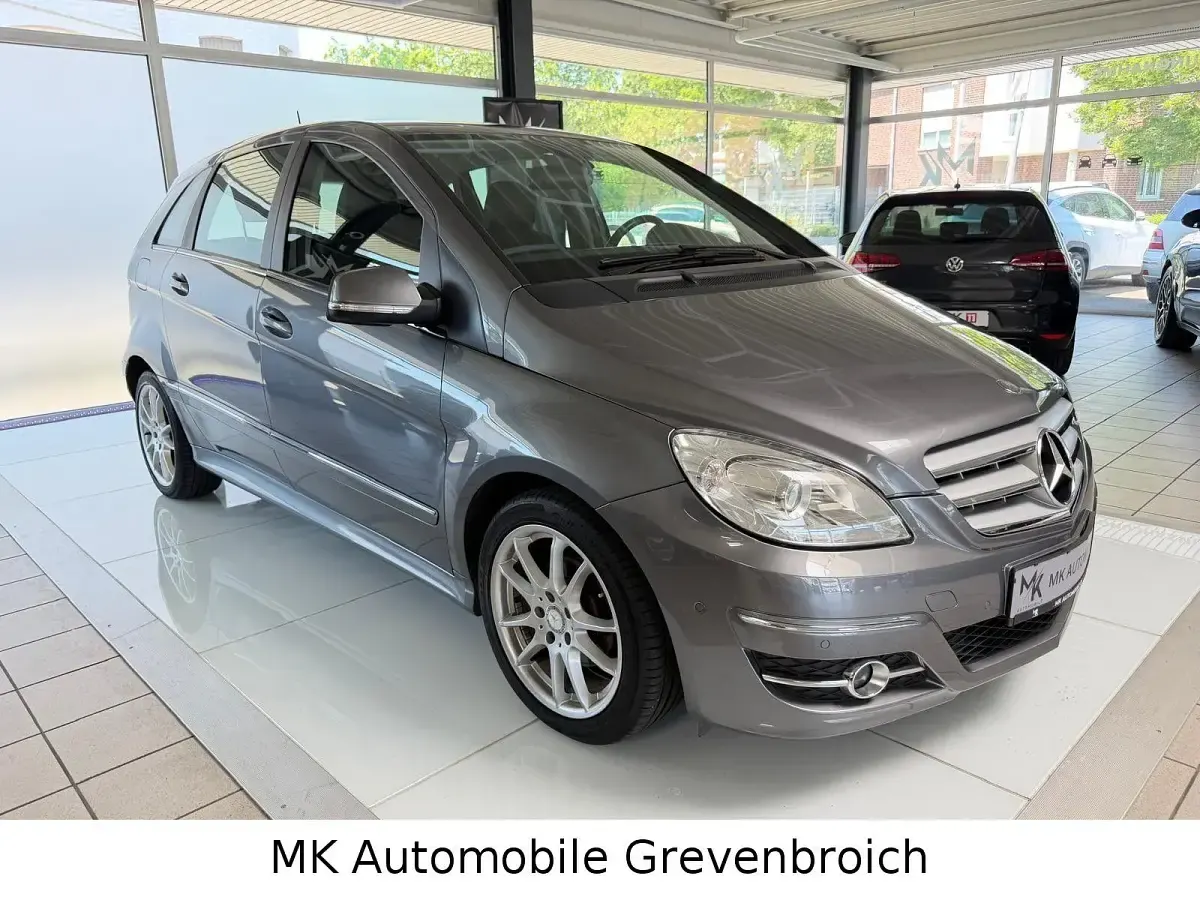 Gebraucht Mercedes B180 116 PS (85 kW) 2009 Grau Van / Kleinbus