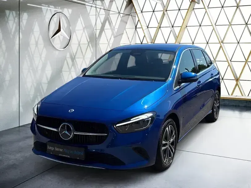 Gebraucht Mercedes B250e Progressive 163 PS (119 kW) 2023 Blau Kleinwagen