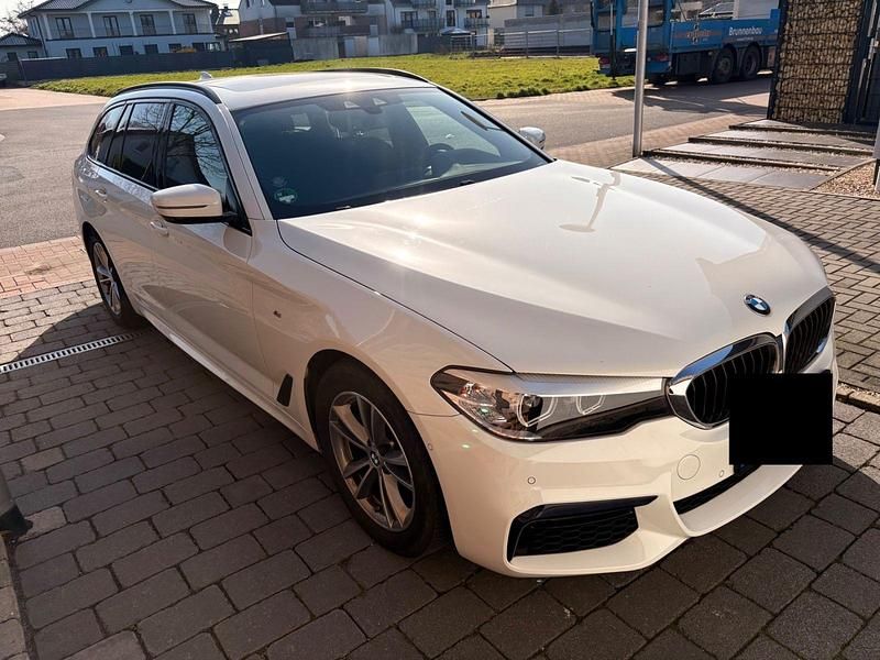 Gebraucht BMW 520 M Sport 190 PS (139 kW) 2019 Weiß Kombi