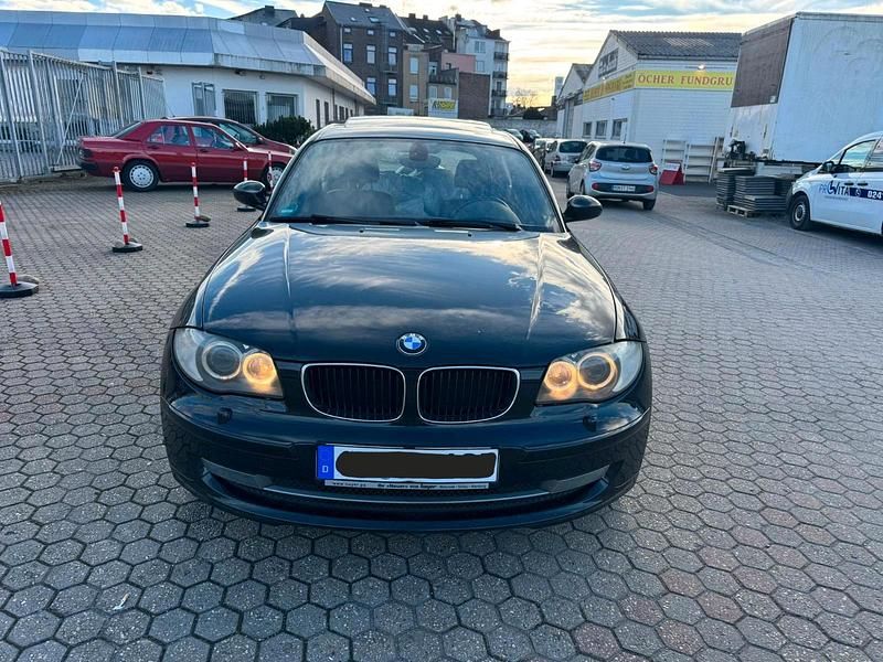 Gebraucht BMW 123 205 PS (150 kW) 2009 Schwarz Kleinwagen