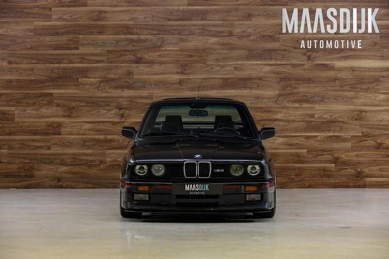 Gebraucht BMW M3 215 PS (158 kW) 1990 Schwarz Limousine