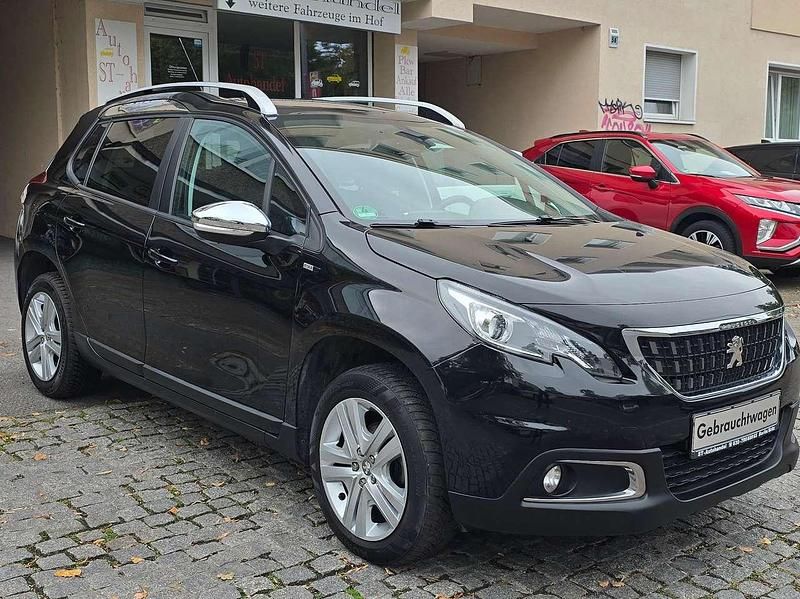 Schwarz perla nera Gebraucht 2017 Peugeot 2008 Style SUV | 7.990 € (Fairer Preis) - Bild 1/4