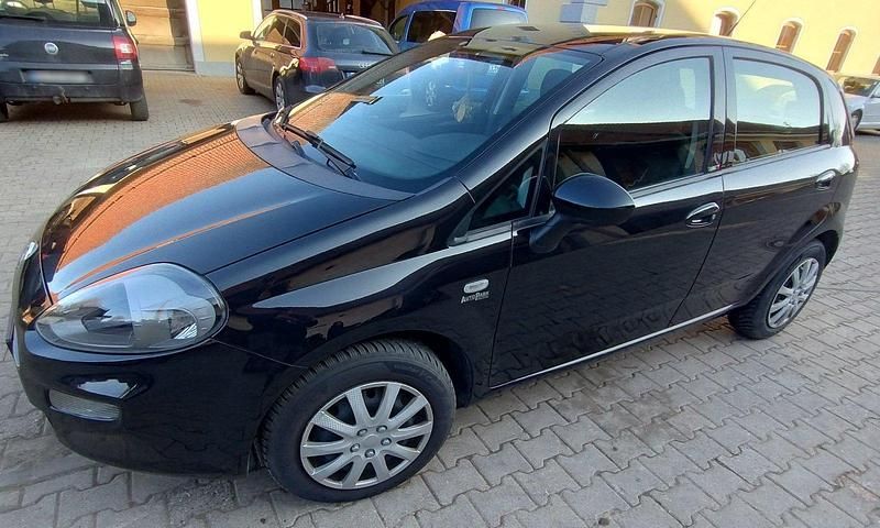 Gebraucht Fiat Punto 70 PS (51 kW) 2015 Schwarz Kleinwagen