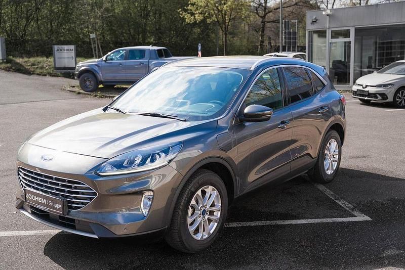 Gebraucht Ford Kuga Titanium 225 PS (165 kW) 2022 Grau SUV