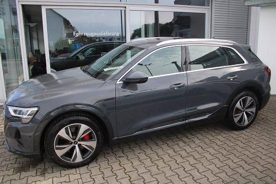 Gebraucht Audi Q8 e-tron Advanced 250 kW (340 PS) 2023 Grau SUV