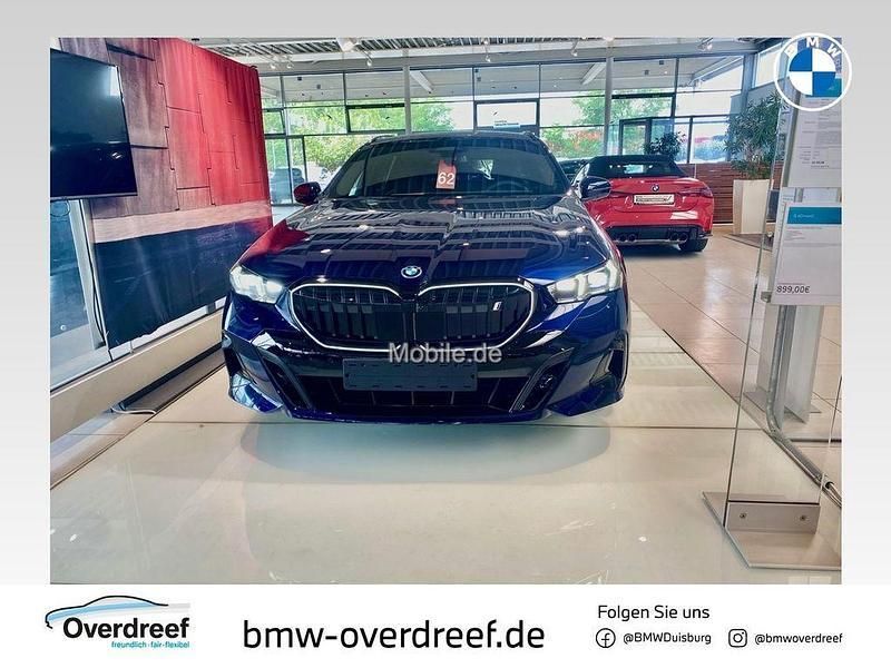 Blau Neu 2025 BMW i5 Sport Line Limousine | 78.950 € (Teuer) - Bild 1/4