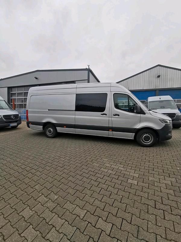 Gebraucht Mercedes Sprinter 163 PS (119 kW) 2019 Silber Van