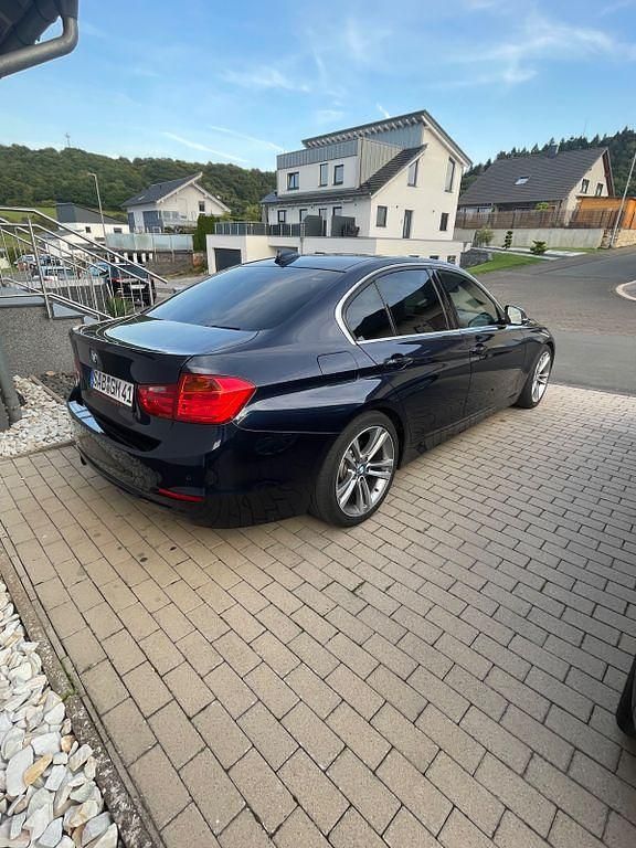 Gebraucht BMW 328 Sport Line 245 PS (180 kW) 2013 Blau Limousine